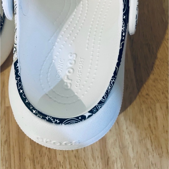 Crocs Classic Crush Bandana Clog. - Picture 9 of 13